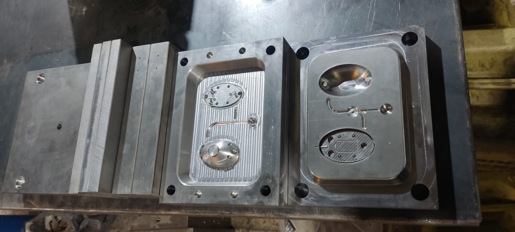 CNC قالب تزریق چشمی پارکینگ در مولدپلاس